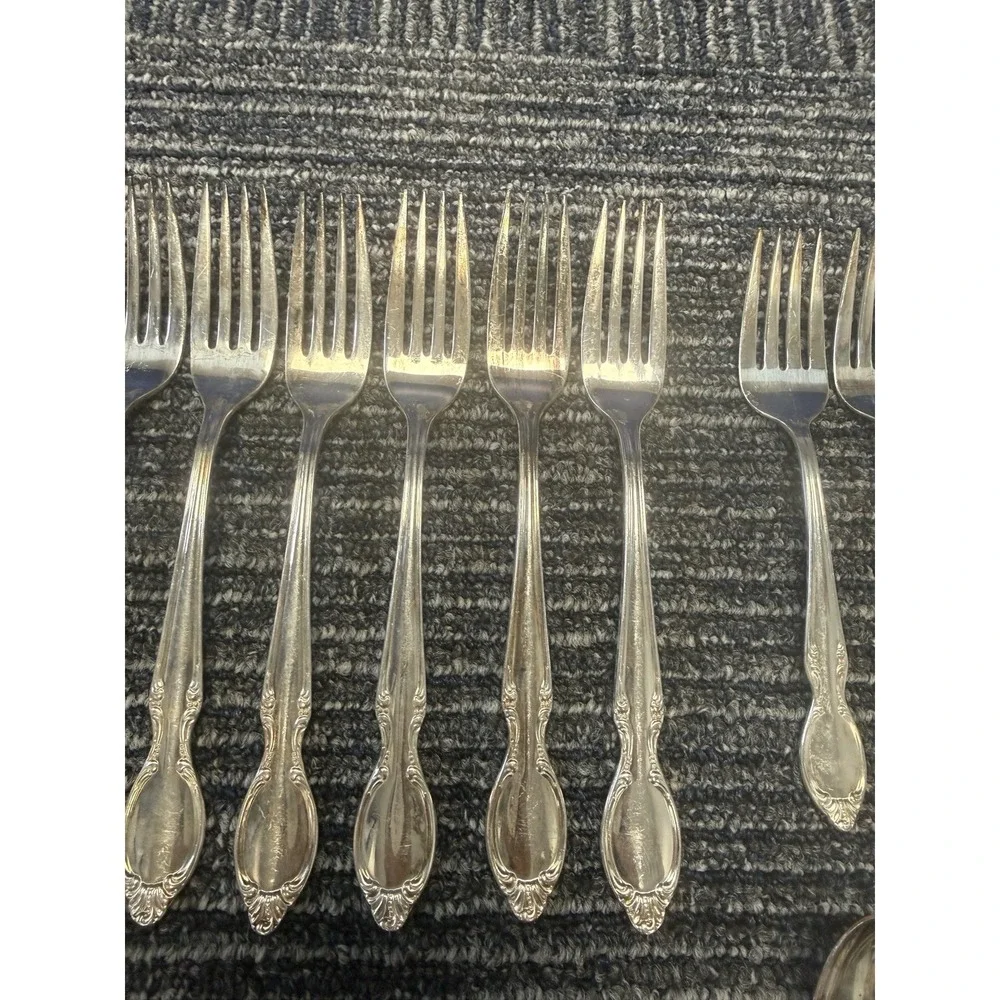 30 Pcs Vintage Wm Rogers Precious Mirror Flatware Silver Plate Forks Spoons